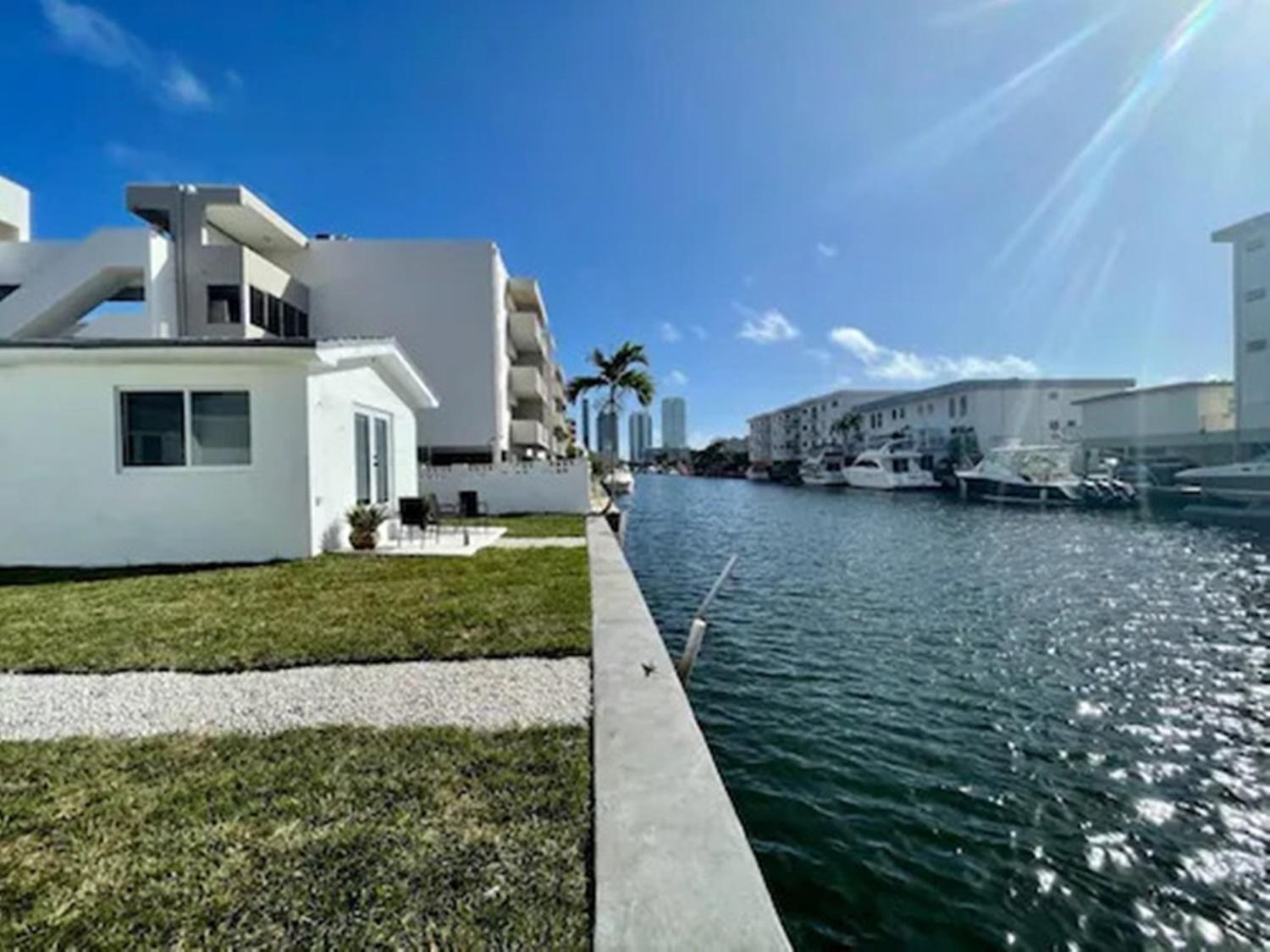 Casa Canal North Miami Beach Εξωτερικό φωτογραφία